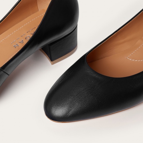 Migdal Low Heels, black OUTLET | Balagan Studio