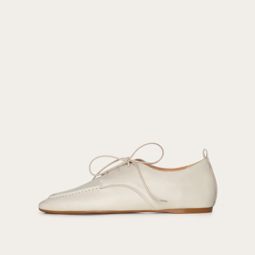 Lila Flats, alabaster| Balagan Studio