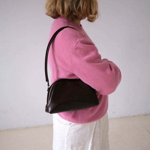 Hug bag torebka M, ciemny brąz | Balagan Studio