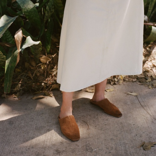 Bayit slides, caramel velvet | Balagan Studio