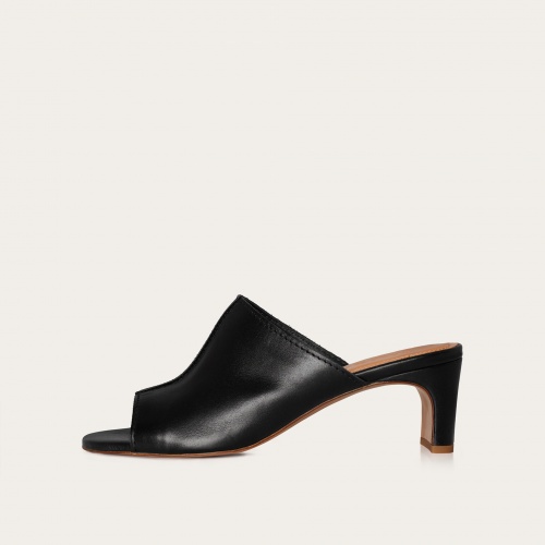 Ginaa slides, black | Balagan Studio
