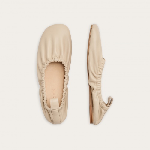 Charms Ballerina, beige| Balagan Studio