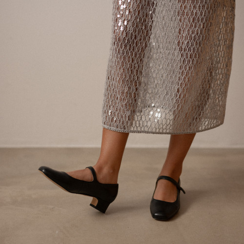 Dora Low Heels, black | Balagan Studio
