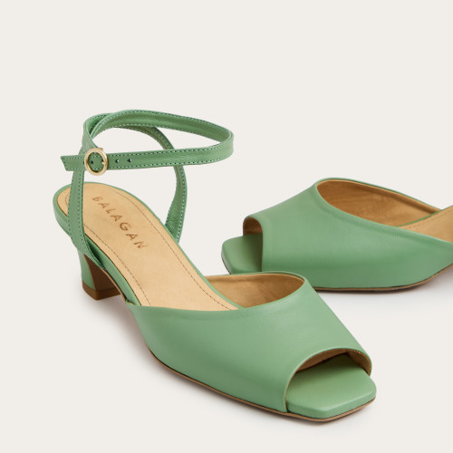Sara Sandals, green| Balagan Studio