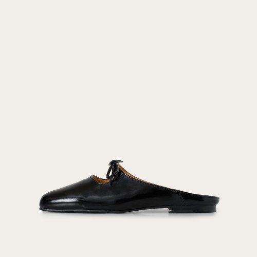 Arla Slides, glossy black | Balagan Studio
