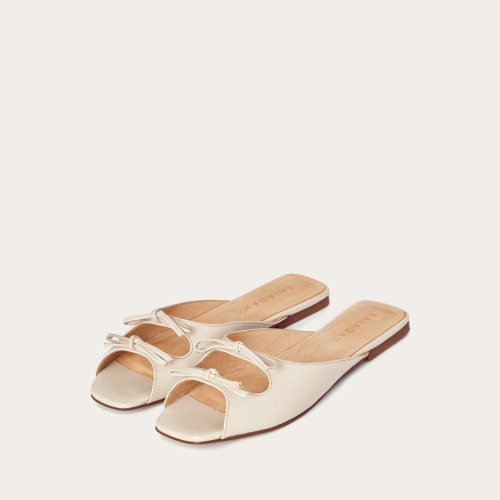 Trudy Slides, cream gloss | Balagan Studio