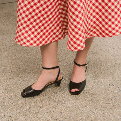 Sara Sandals, glossy brown | Balagan Studio
